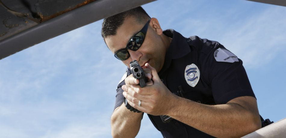 «Μην κουνηθείς ούτε ένα εκατοστό, Μη, μη, μη… » Προσοχή! Οι εικόνες στο βίντεο είναι σκληρές